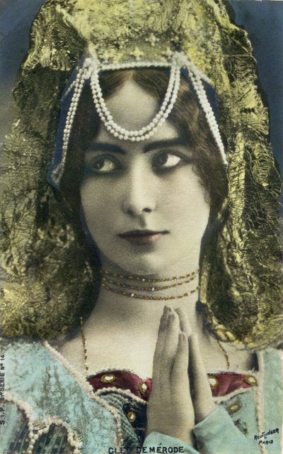 Postkarte, die die Tänzerin Cleo de Merode darstellt, ca. 1875-1966 von Reutlinger Studio